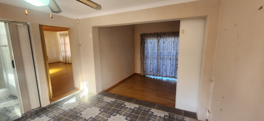 5 Bedroom Property for Sale in Dana Bay Western Cape